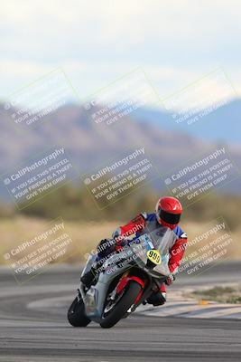 media/Nov-16-2025-Race Pace (Sun) [[8c5fa54630]]/Non Verified Riders (1st 20 Minutes)/5-Turn 15 (110pm)/